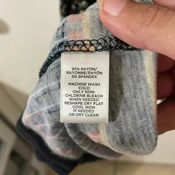 LOFT Diamond Floral Smocked Dress Size S - Picture 5 of 9